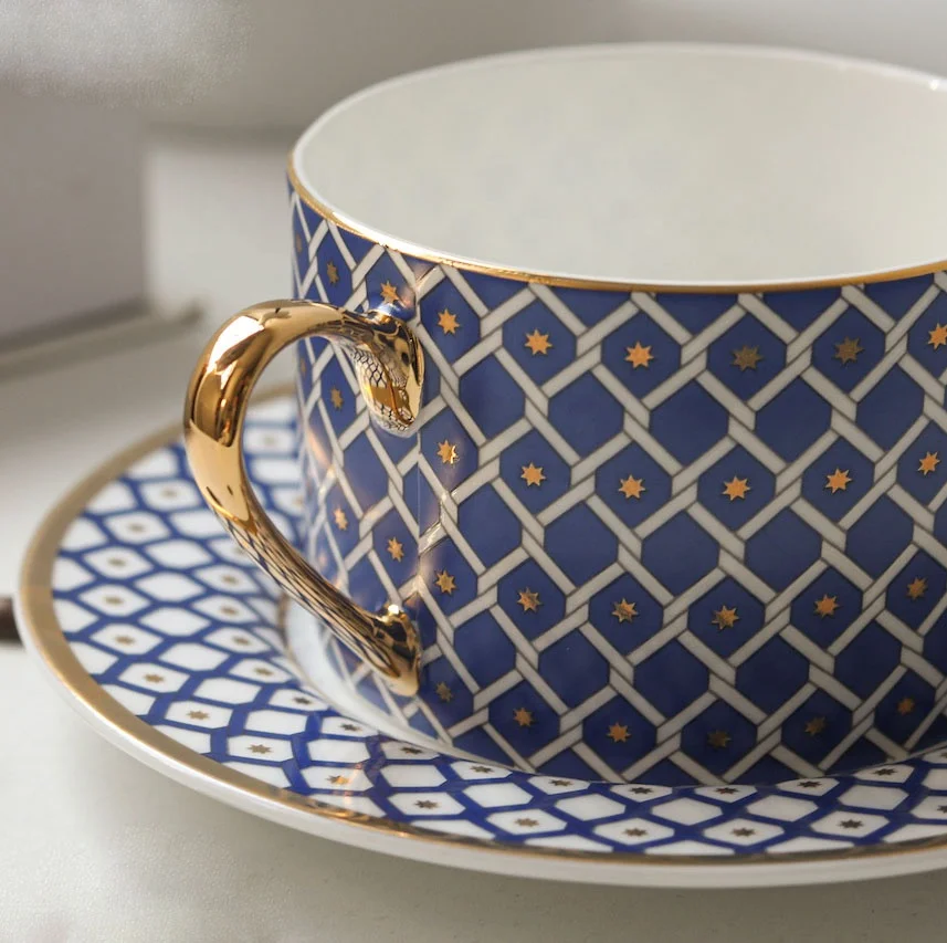 Оптовая продажа фарфоровая позолоченная чашка для послеобеденного чая набор тарелок ресторанная