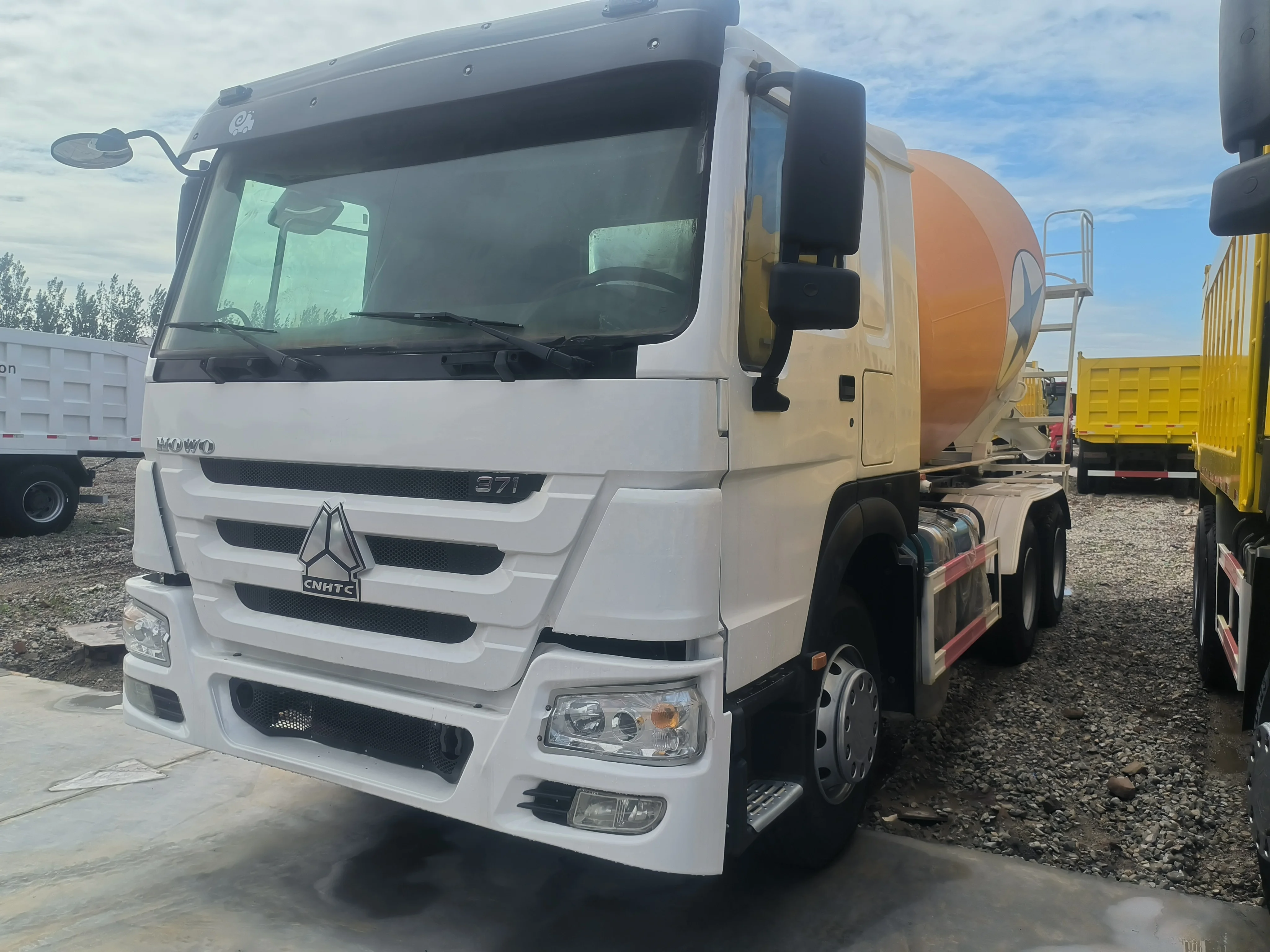 Бетономешалка SINOTRUK HOWO новая модель 15-20 тонн