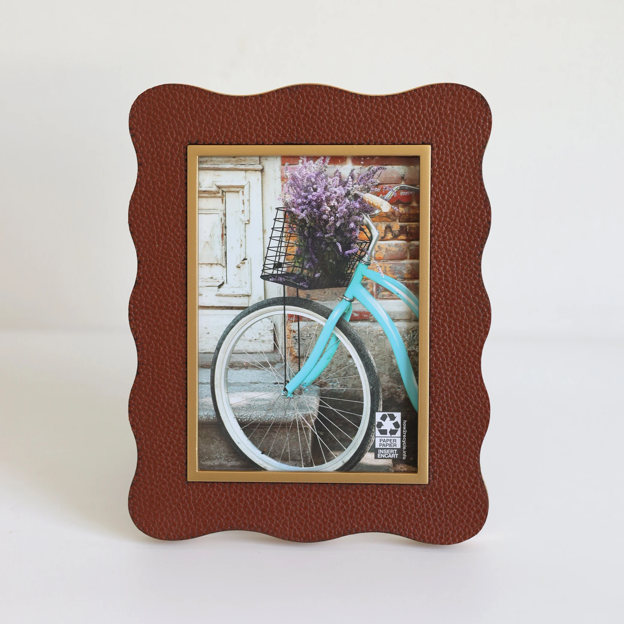 Custom OEM ODM Irregular Wavy Squiggle Organic Shape Scalloped Photo Frame Scallop Shaped Faux Leather Textured Picture Frames