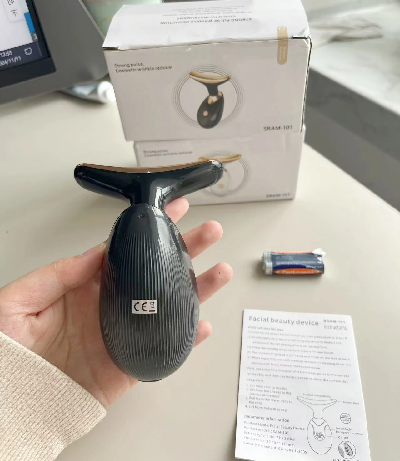 2024 Hot Selling Skin Tightening Anti-aging Face And Neck Lifting Massager Therapy Face And Neck Lifting Device