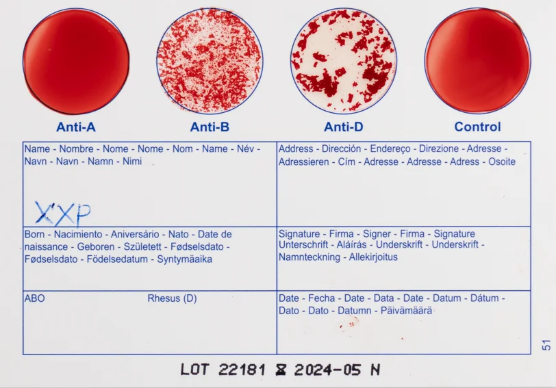 One Man Kit POC medical device to efficiently and quickly determine AB0 and Rhesus blood types made in Denmark
