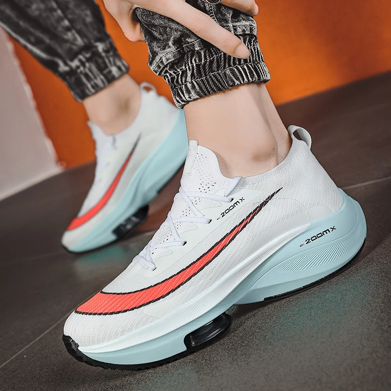 2022 New Black Mesh Breathable Fashion Sneakers Custom Brand Casual Marathon Sport Running Shoes Men