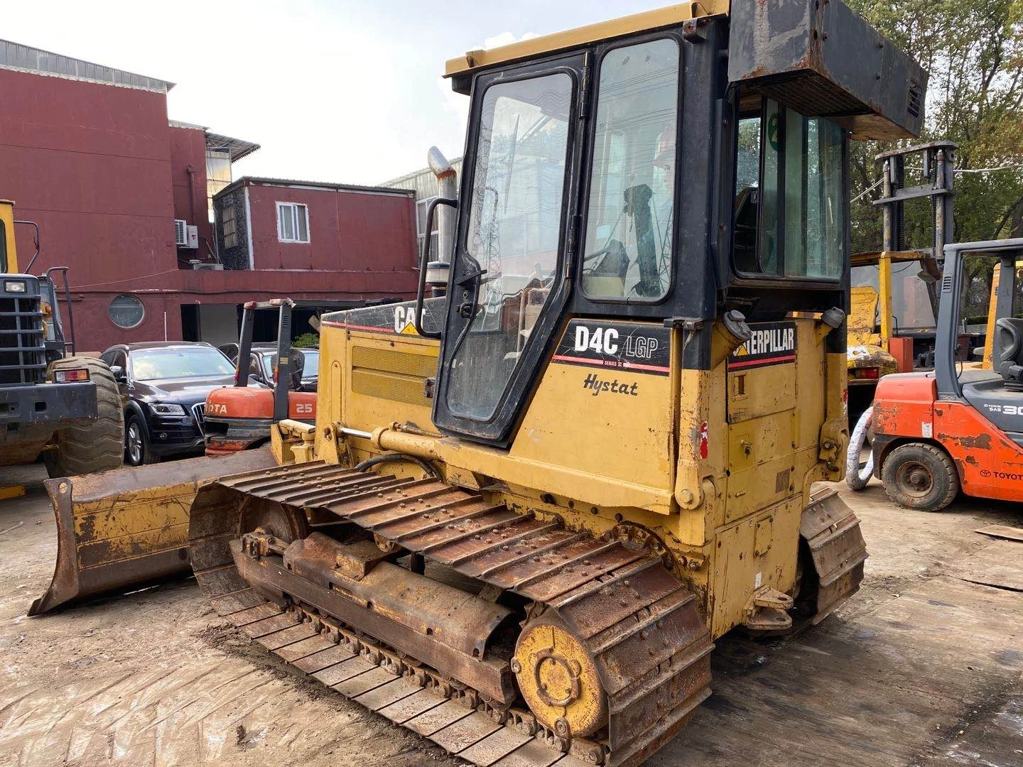 Secondhand hot selling Japan brand low working hours caterpillar CAT D4C mini dozer excellent work condition on sale