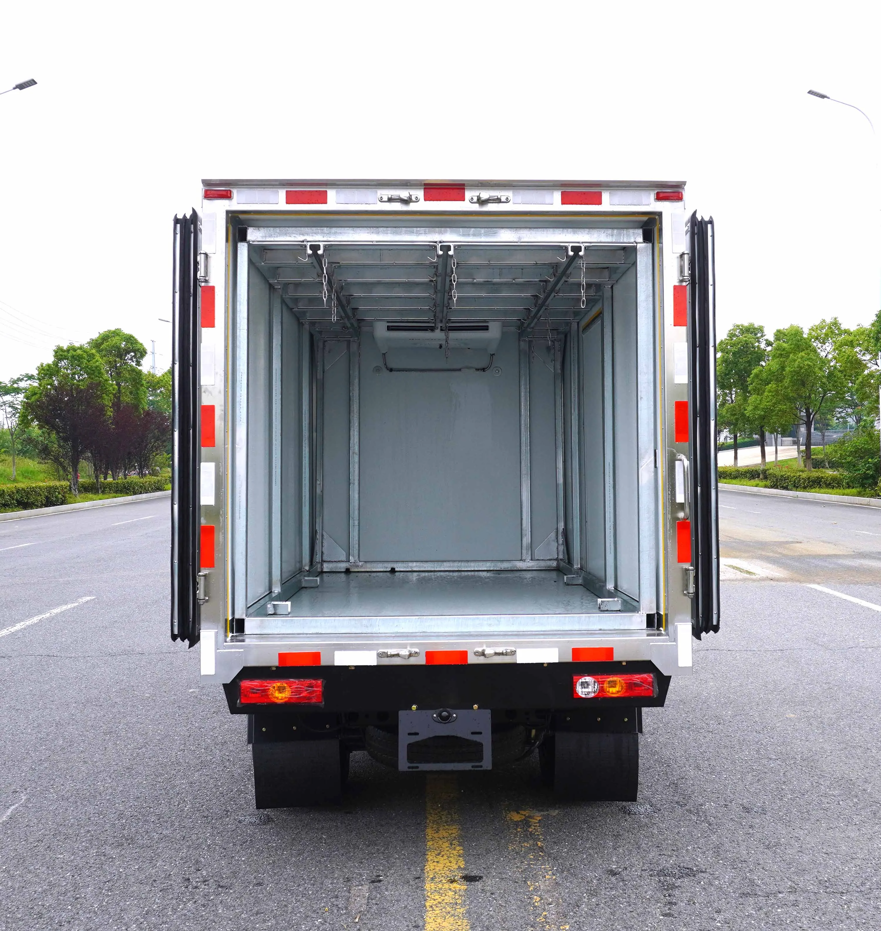 Futian M1 122HP 3.2-meter Micro Refrigerator Truck For Sales