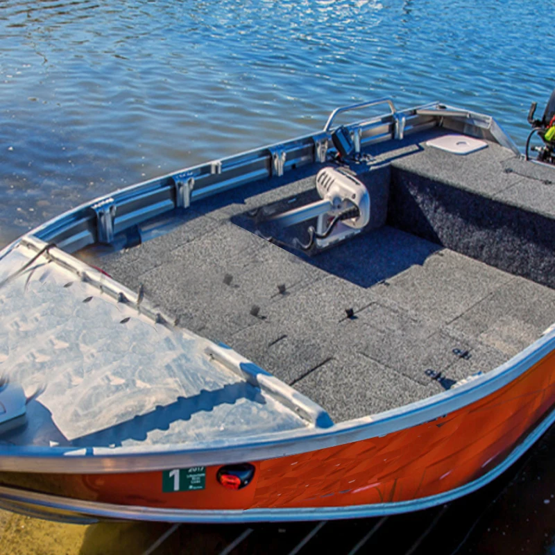 Прочный ковер с перфорацией