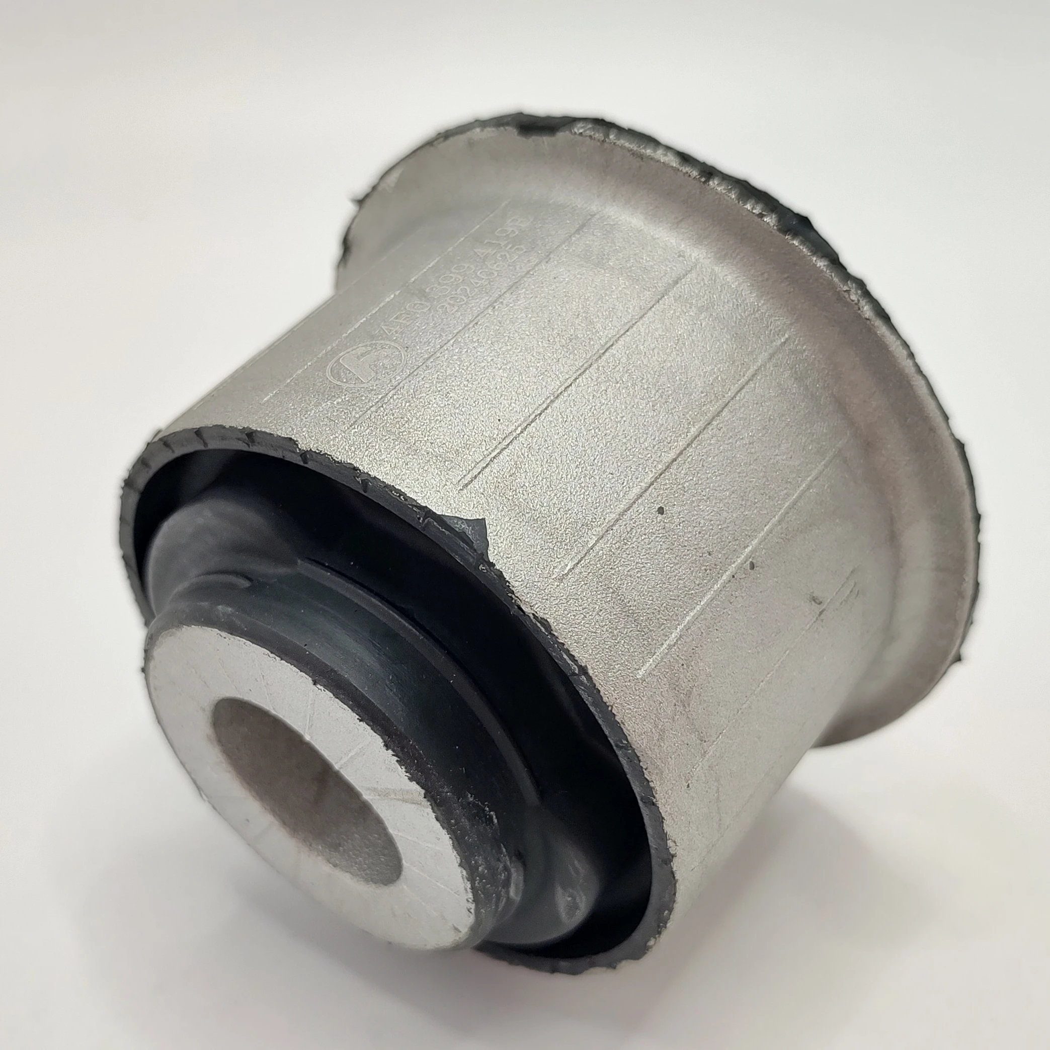 Wholesale Car Accessories Front and Rear Suspension Control Arm Bushing Rubber Mountings 4F0399415C 4F0399419E for Audi A6 A6L