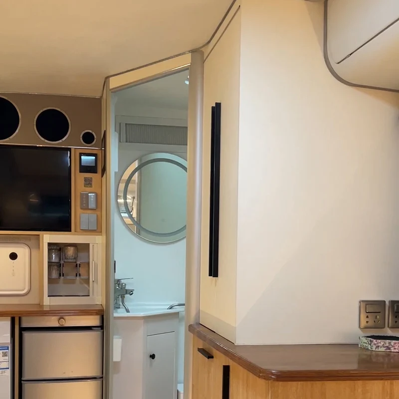 Custom American Style Window Sliding Off-Road Truck Campers Camp Off Road Camping Van 4X4 With Li-battery
