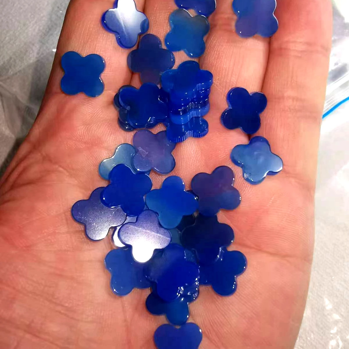 Loose Natural Wholesale Tiger Agate synthetic malachite Orange Onxy Loose Four Leaf Clover Stone