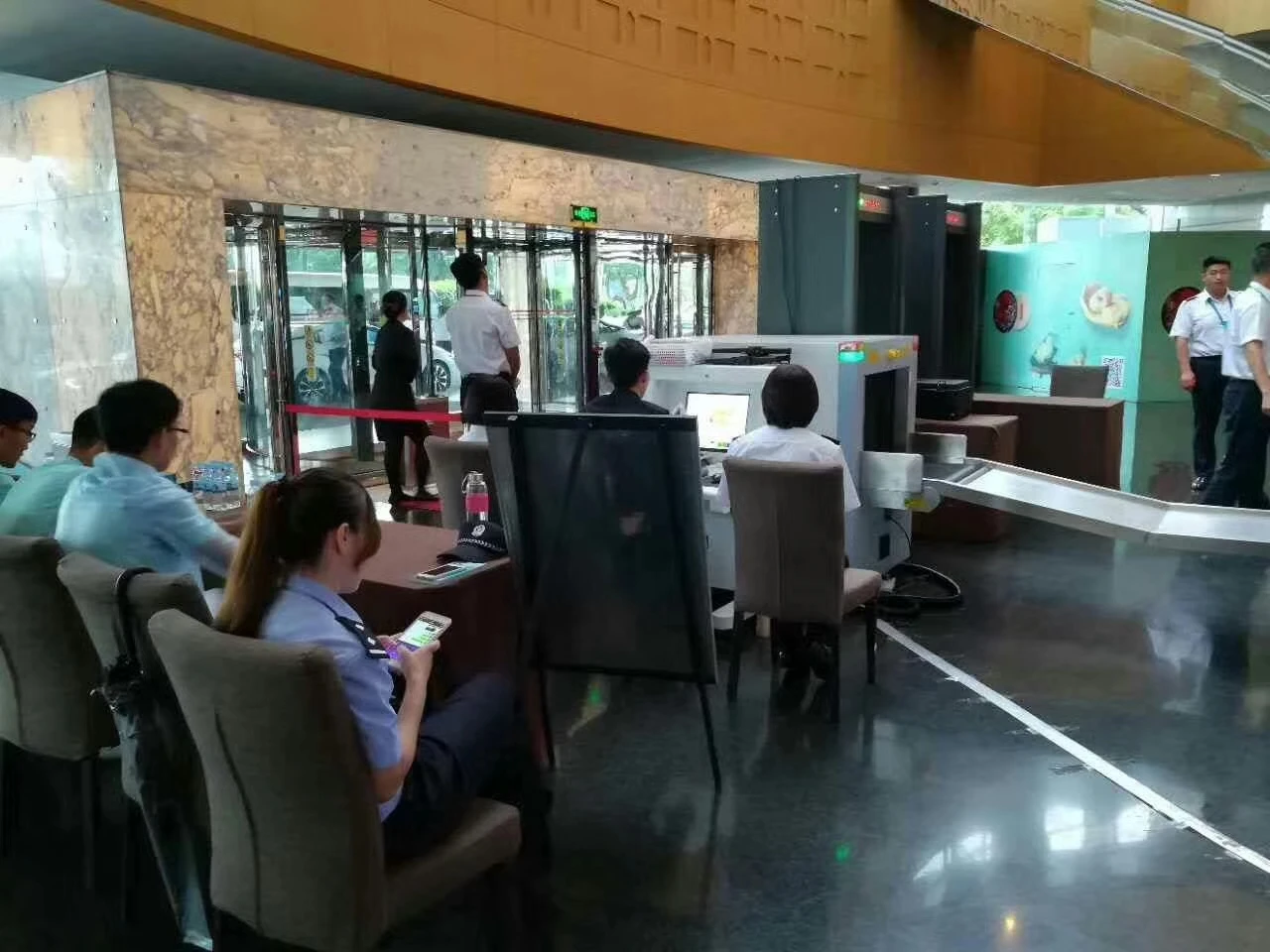 airport security checking x ray screening system