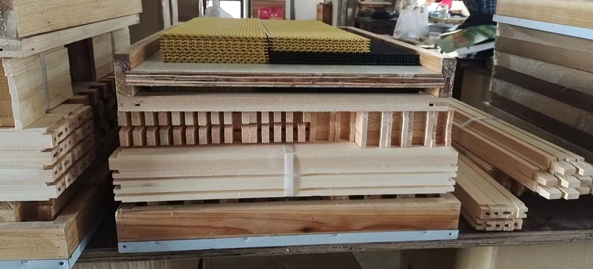 10-Frame 4 Layers Bee Hive Complete Beehive Kit Beeswax Coated Beehive Include Frames and Foundation Sheets