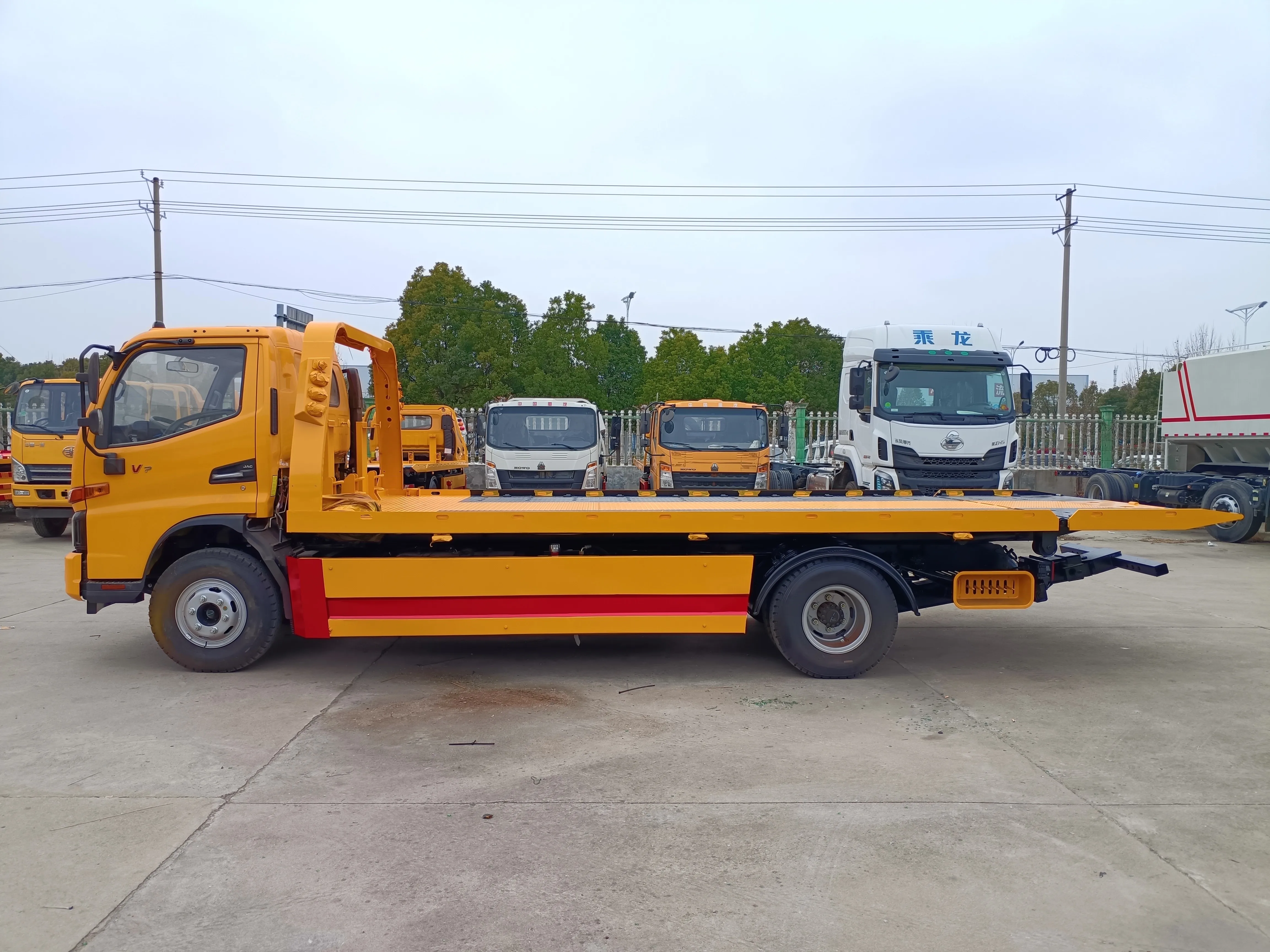 JAC 4*2/6*2/6*4/4*4 аварийный/эвакуаторный/буксировщик/откатный бортовой буксировочный новый дизельное топливо механическая коробка передач
