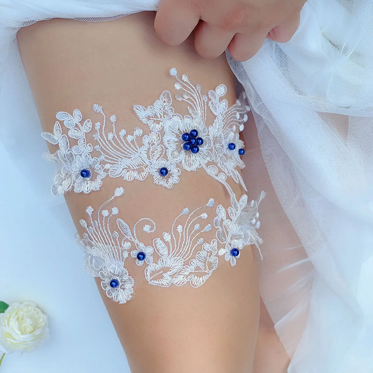 LW 34 Sexy Lace Flower Crystal Rhinestones Pearls Wedding Garter Belt for Bridal Thigh Leg decoration (1600377412587)