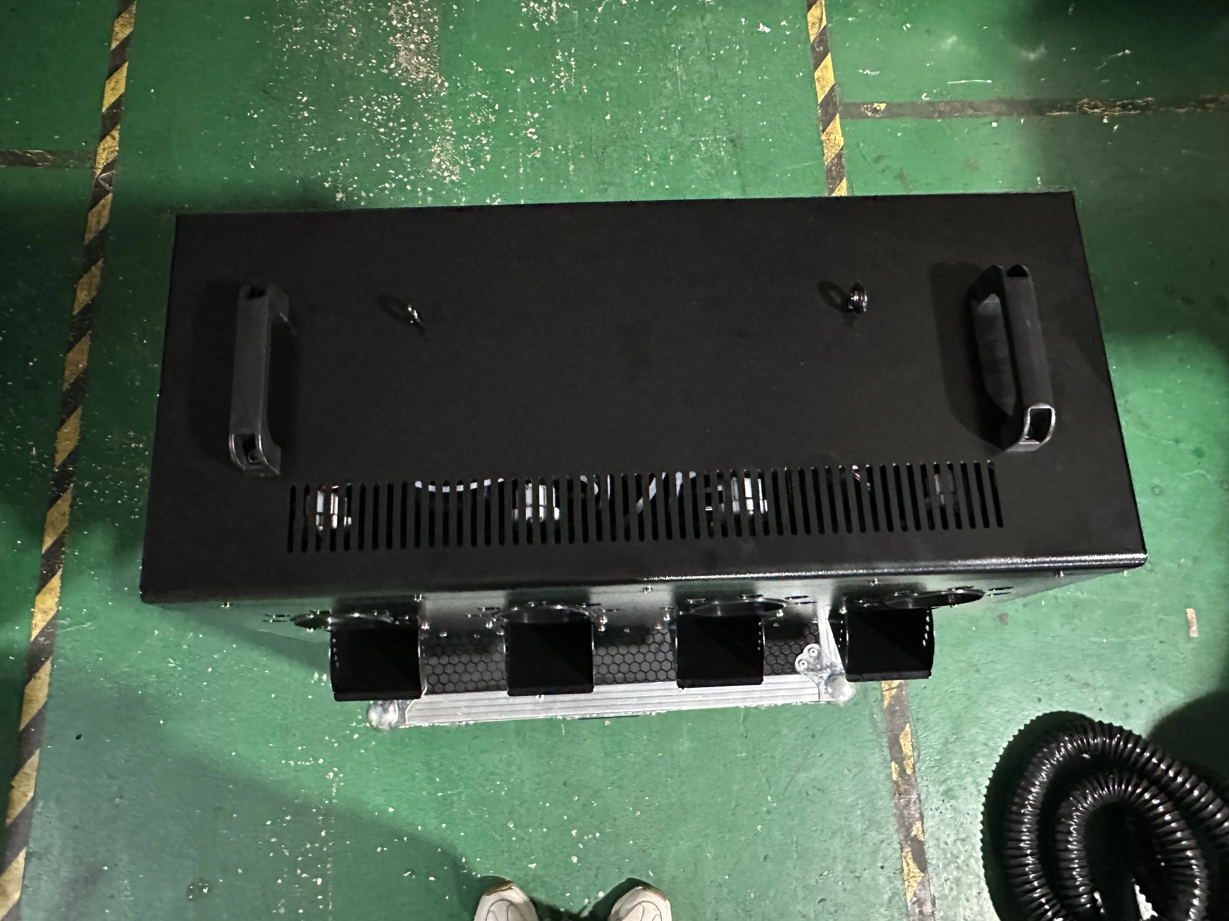 LED Stage Smoke Bubble Machine Special Effects Performance for Weddings and Large Events Four-Wheel Hole Bar Decorations