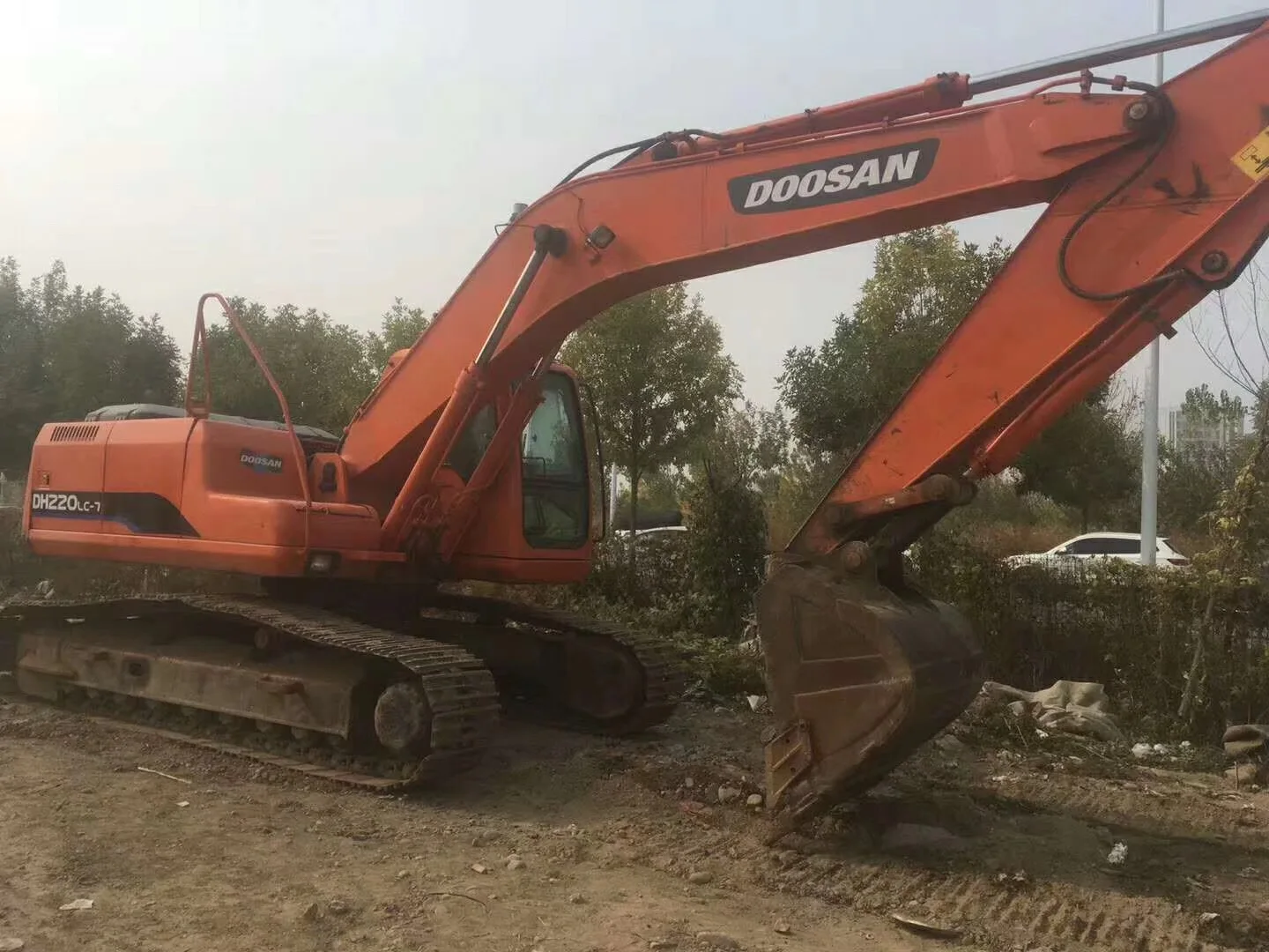 Б/у DOOSAN DH 220 Землеройная техника подержанные тракторы по низкой цене пока нет отзывов
