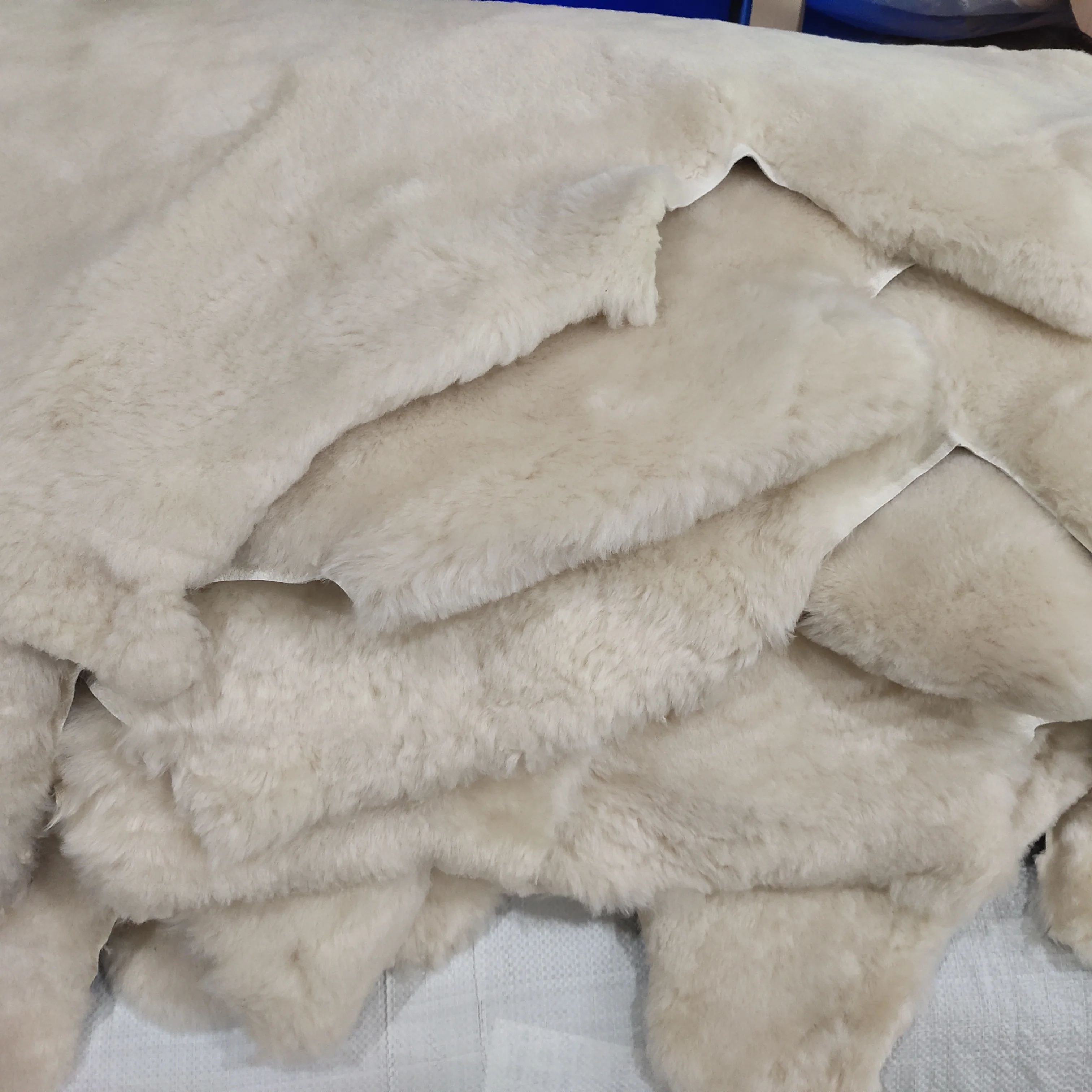 Natrual sheep lamb rug real sheepskin hair carpet for shoes handbags garment