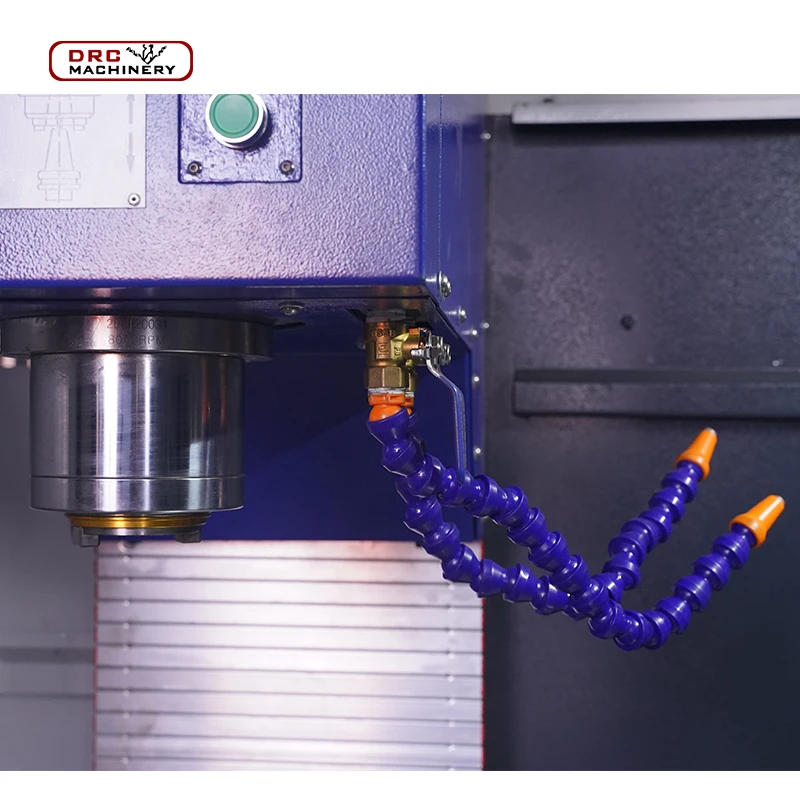  VMC650 GSK CNC система 3 оси и 4 маленький вертикальный металл фрезерный станок микро обрабатывающий