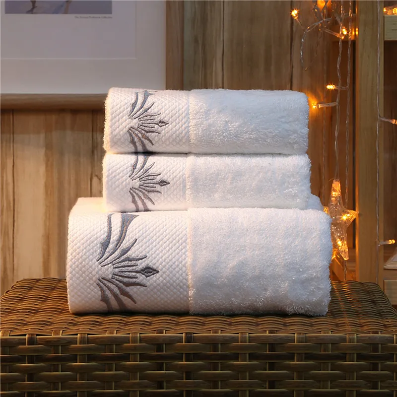 
OEM Wholesale high Absorbent Microfiber Cleaning Cloths Five star luxury hotel Towel Quick Dry Sports Bath Microfiber Towel 