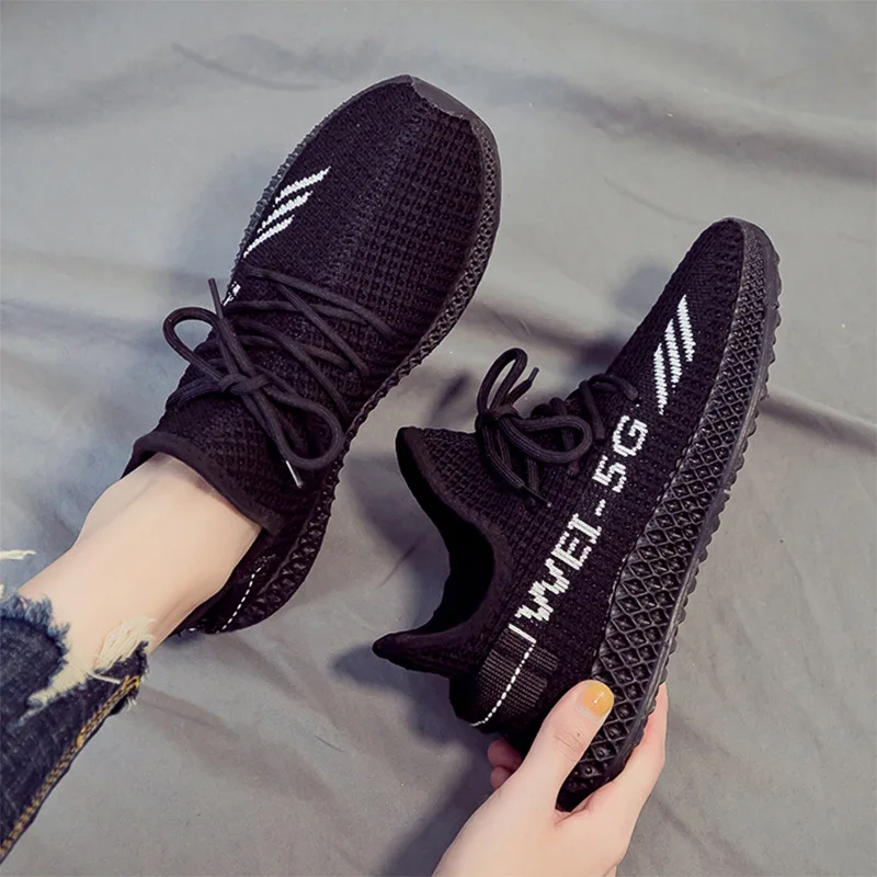 
2021 Cheap New Fashion Tennis Shoes for Women Luxury Walking Sport Shoes Women Running Sneakers Breathable Mesh Casual Shoes 