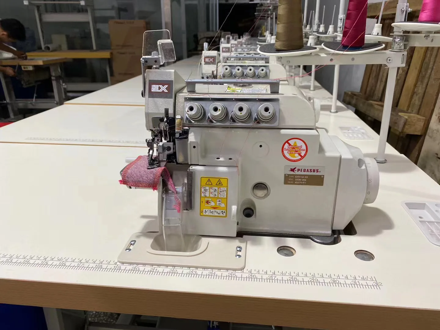 Used Pegasus EX5114 Used Flat Bed Overlock Sewing Machine Small Cylinder Bed For Small Cylindrical Good