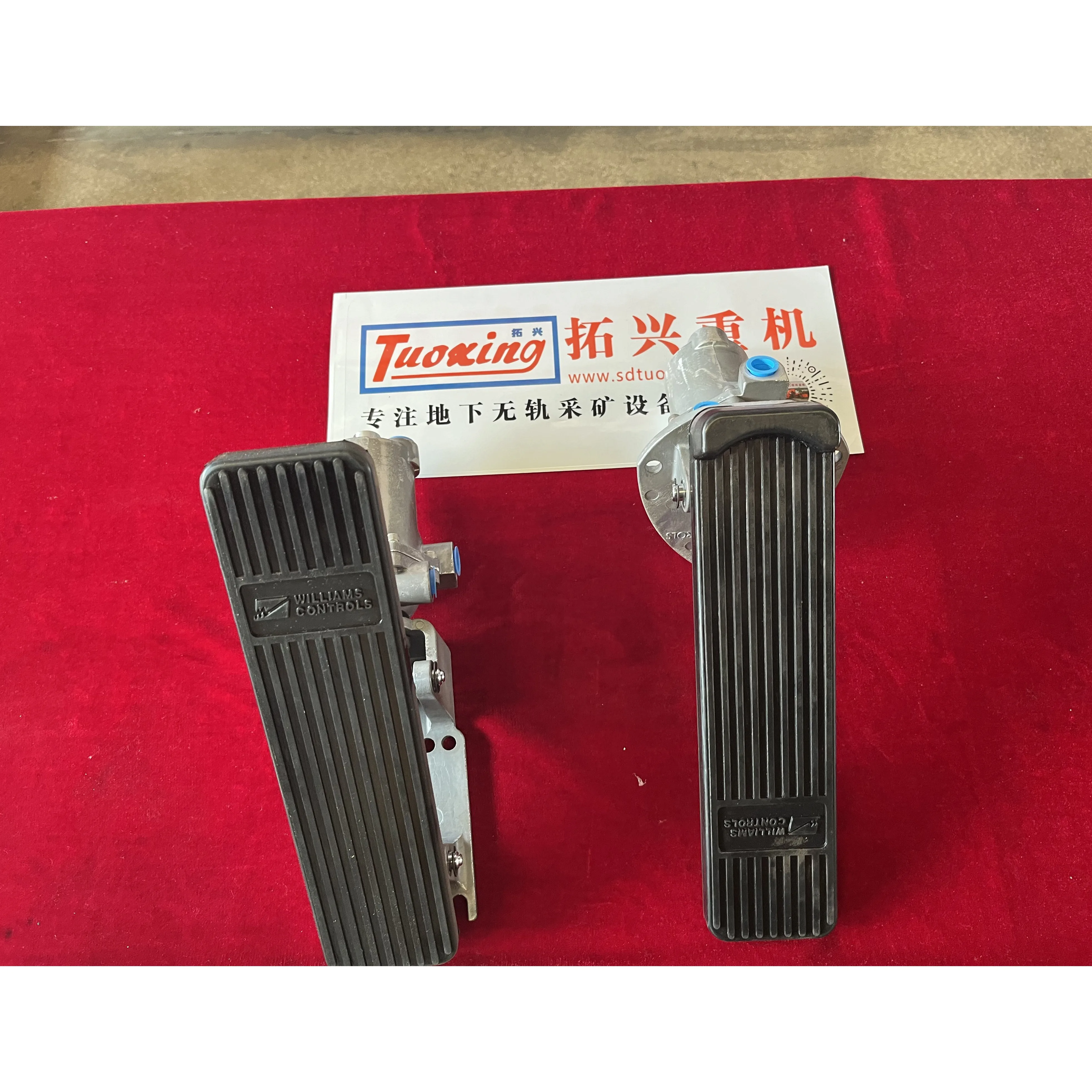 Mining Machine Spare Parts Equipment Components Customizable  Underground LHD Scooptram acceleration valve