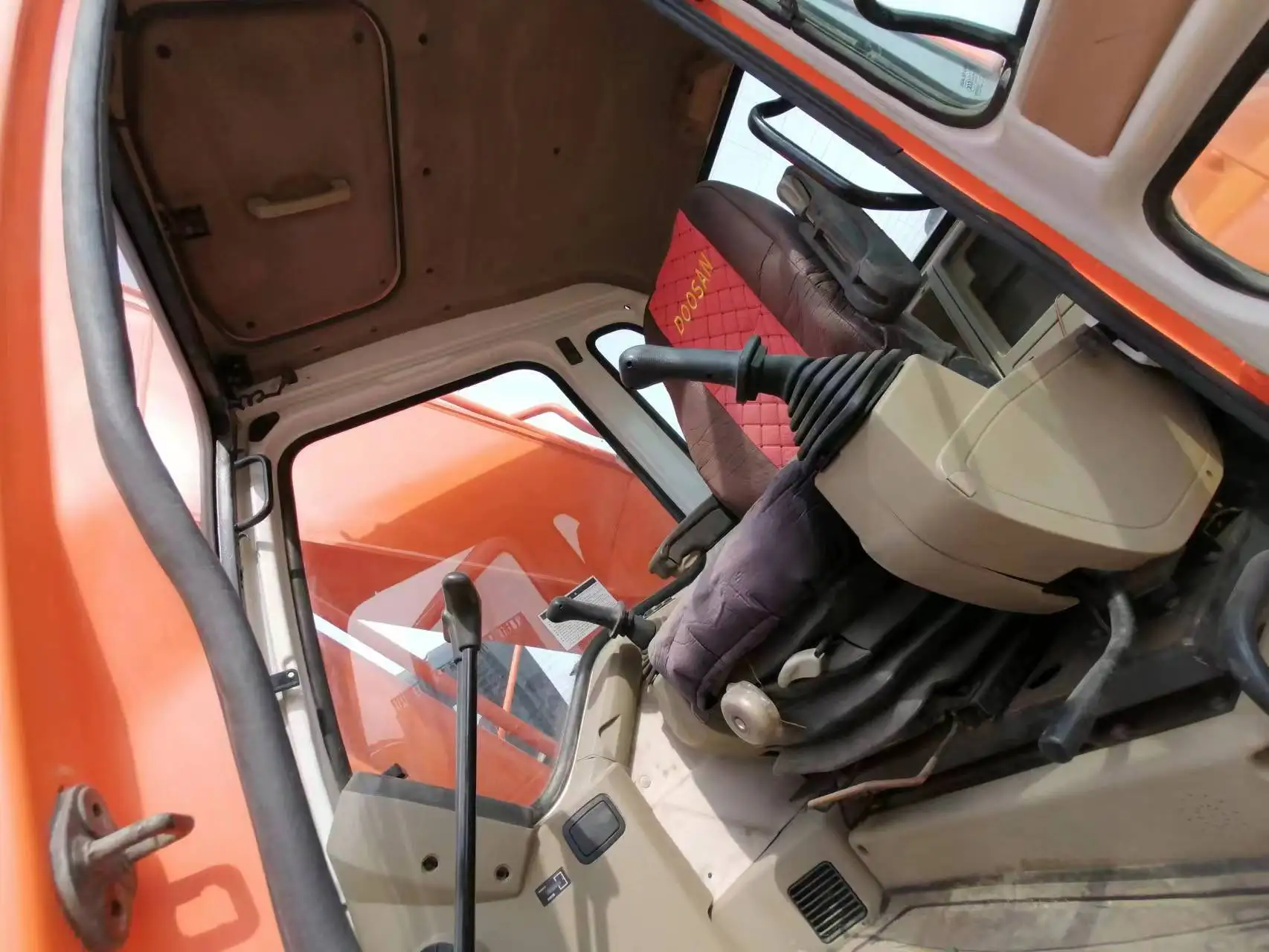 Б/у экскаватор Doosan dh300 Корея импортный Рабочий вес 33 тонны