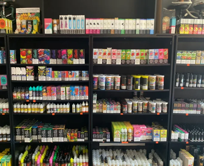 OEM/ODM Custom Electronic Smoke Shop Accessories Wholesale USB Pipe Lighter Metal and Plastic Wape Lighter from Smoke Shop