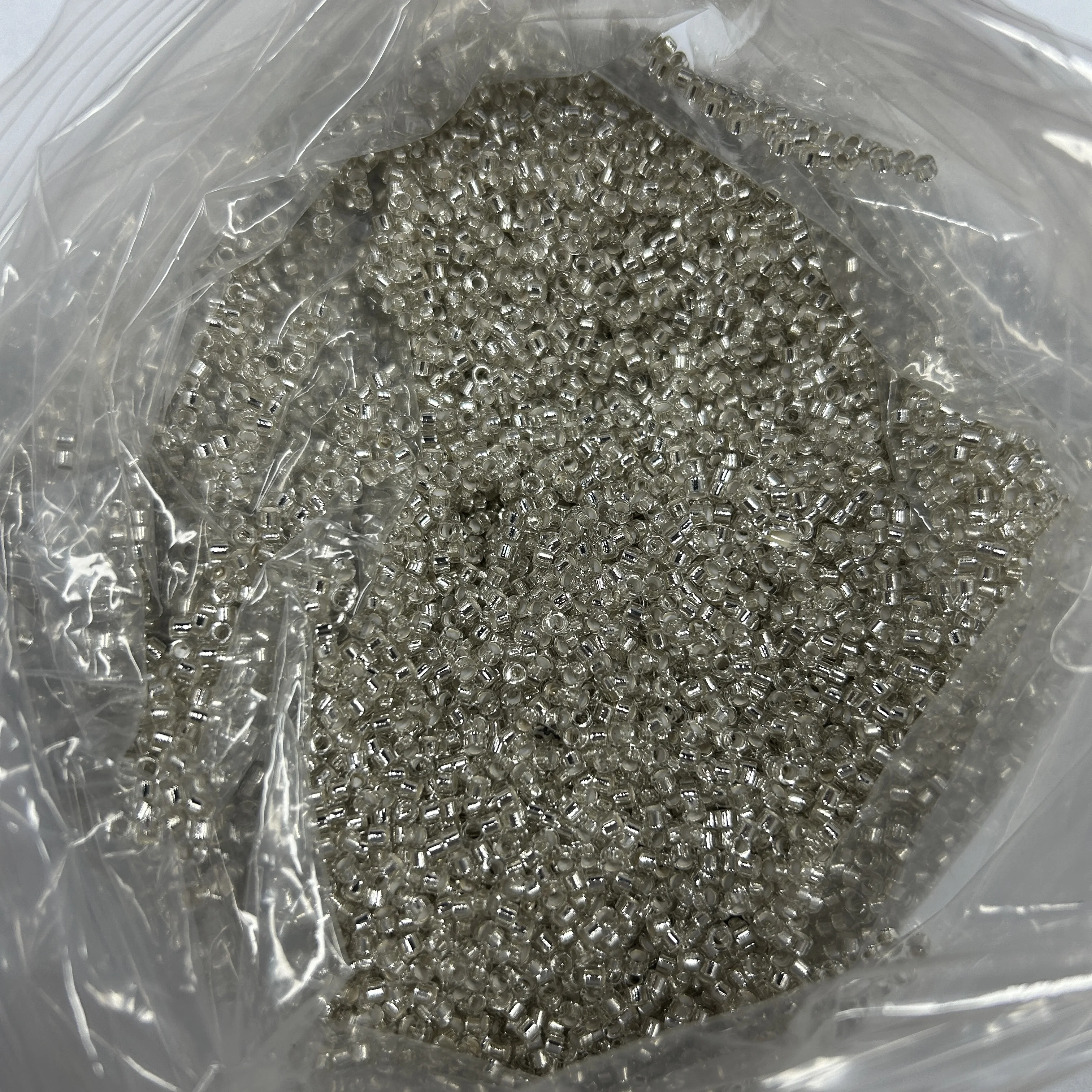 2.5mm Silver Line round Glass Embroidery Beads for Machine Garment Decoration for Clothes Making