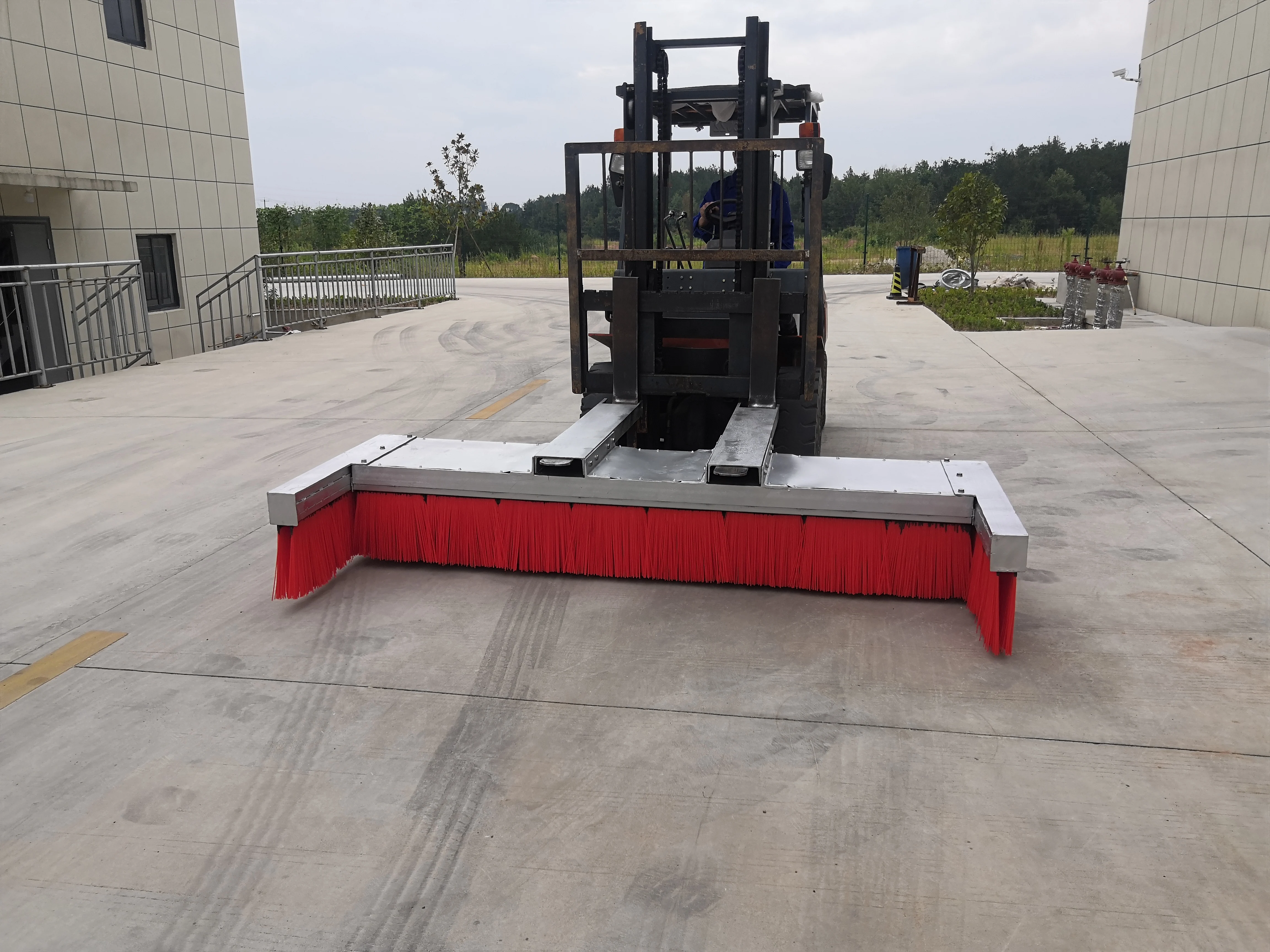 Truck forklift yard  broom