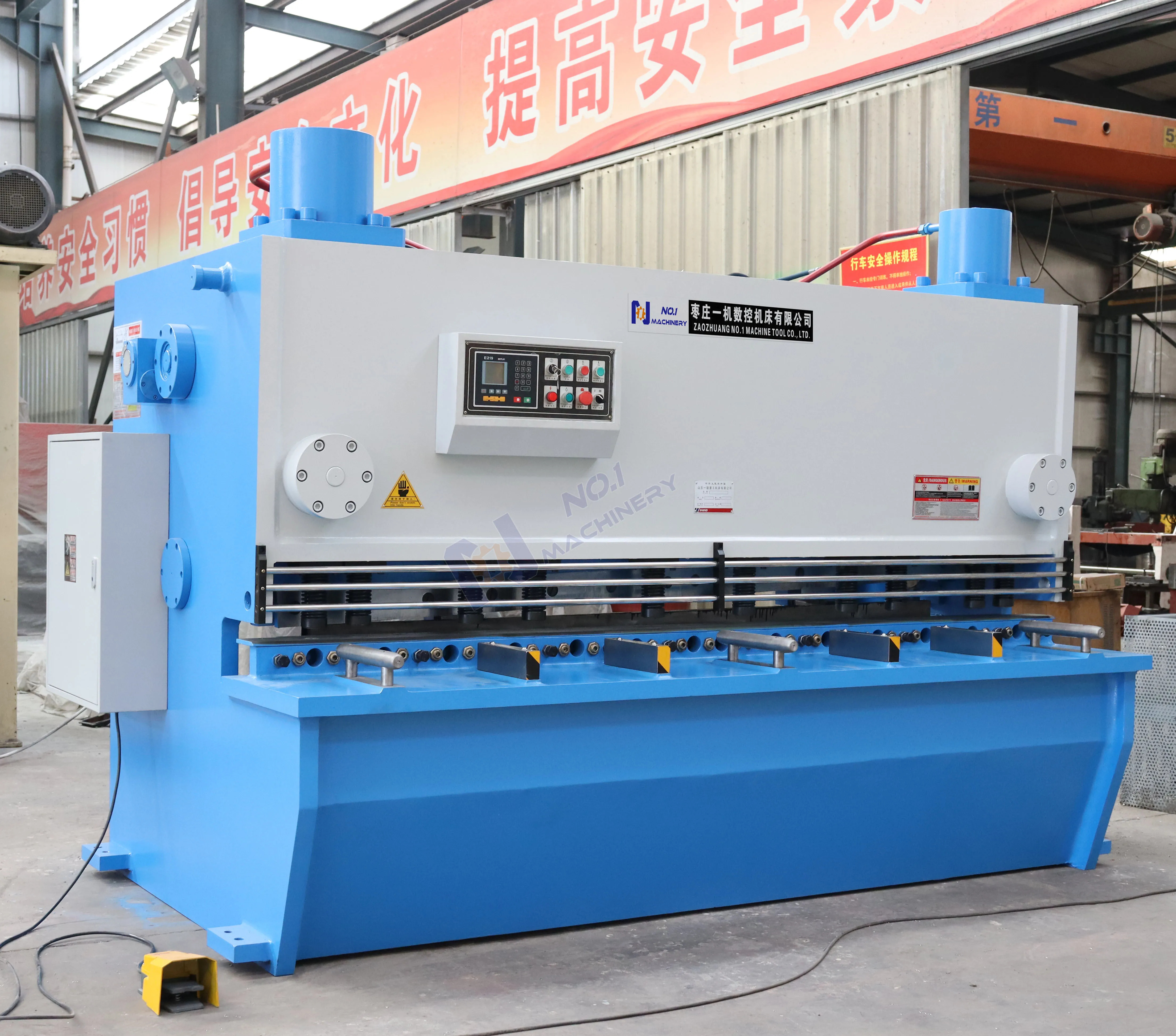 Hydraulic Guillotines shearing machine 16*2500 C Sheet Metal Plate Cutting  shearing machine