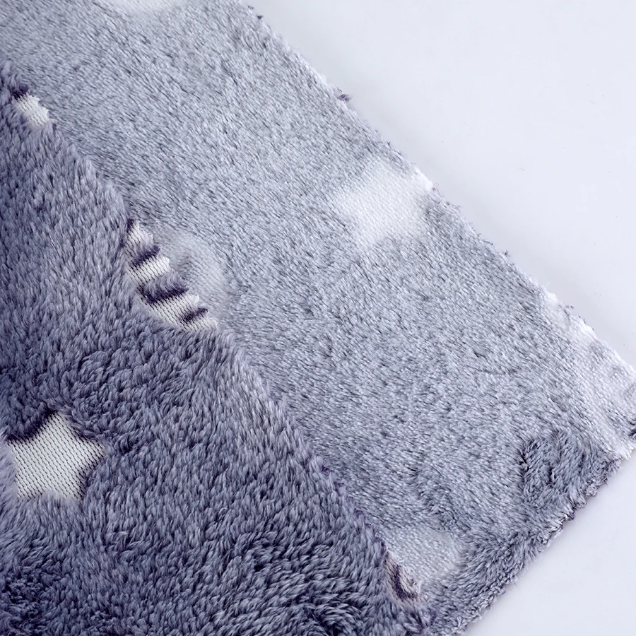 High Quality Custom Luminous Soft Comfortable Thick Warm Fluorescent Flannel Fleece Fabric For Blanket