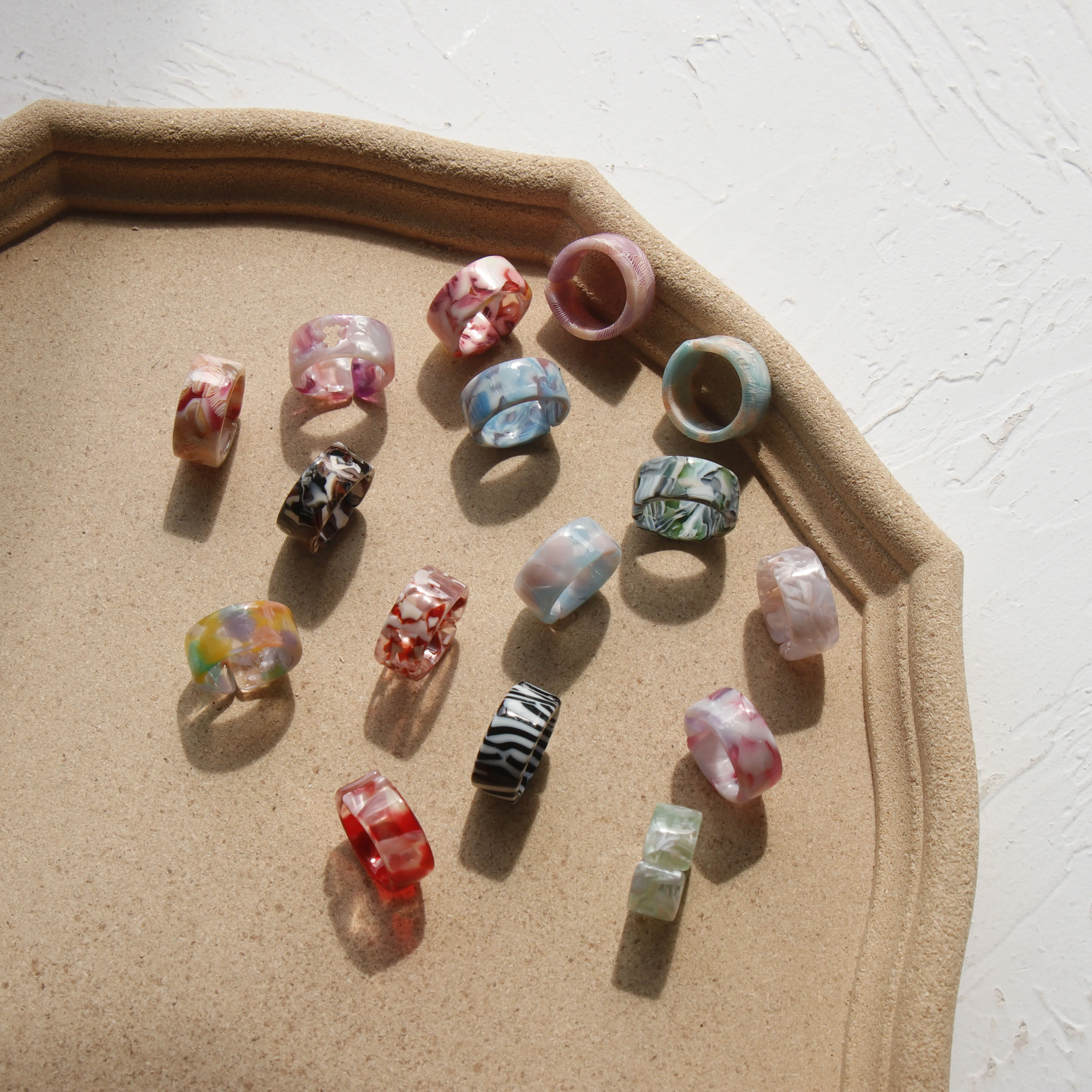 JUHU 2021 Fashion Acrylic ring for women Simple colorful Resin Ring Wholesale acrylic jewelry rings neon color