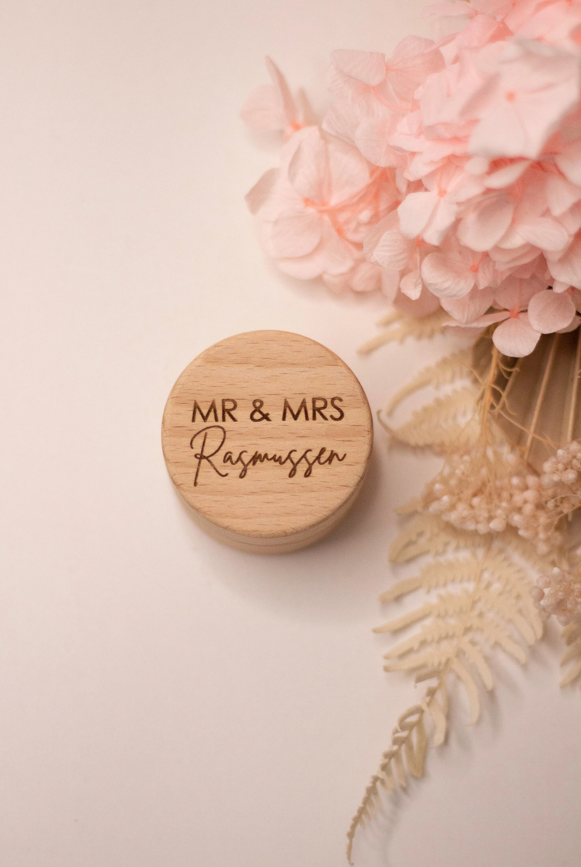 Factory Wholesale Wedding Keepsake Small Handmade Wooden Jewelry Personalized Round Gifts Engraved Ring Box