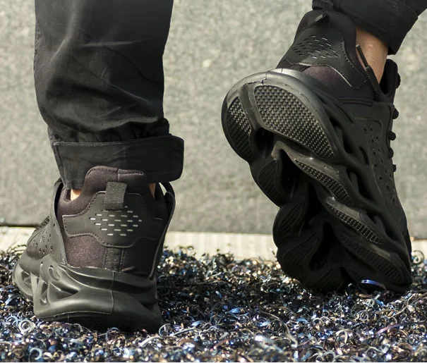 soft and comfortable light weight anti smashing and stabbing stand and steel head safty shoes anti piercing and spark proof