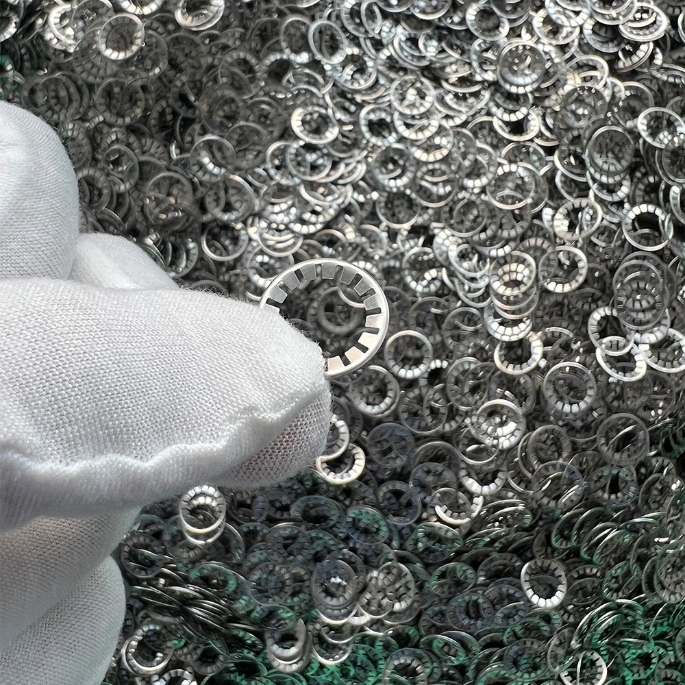 Custom Circlip black spring steel round Washer Star Toothed Lock Washer plum blossom bearing Washer