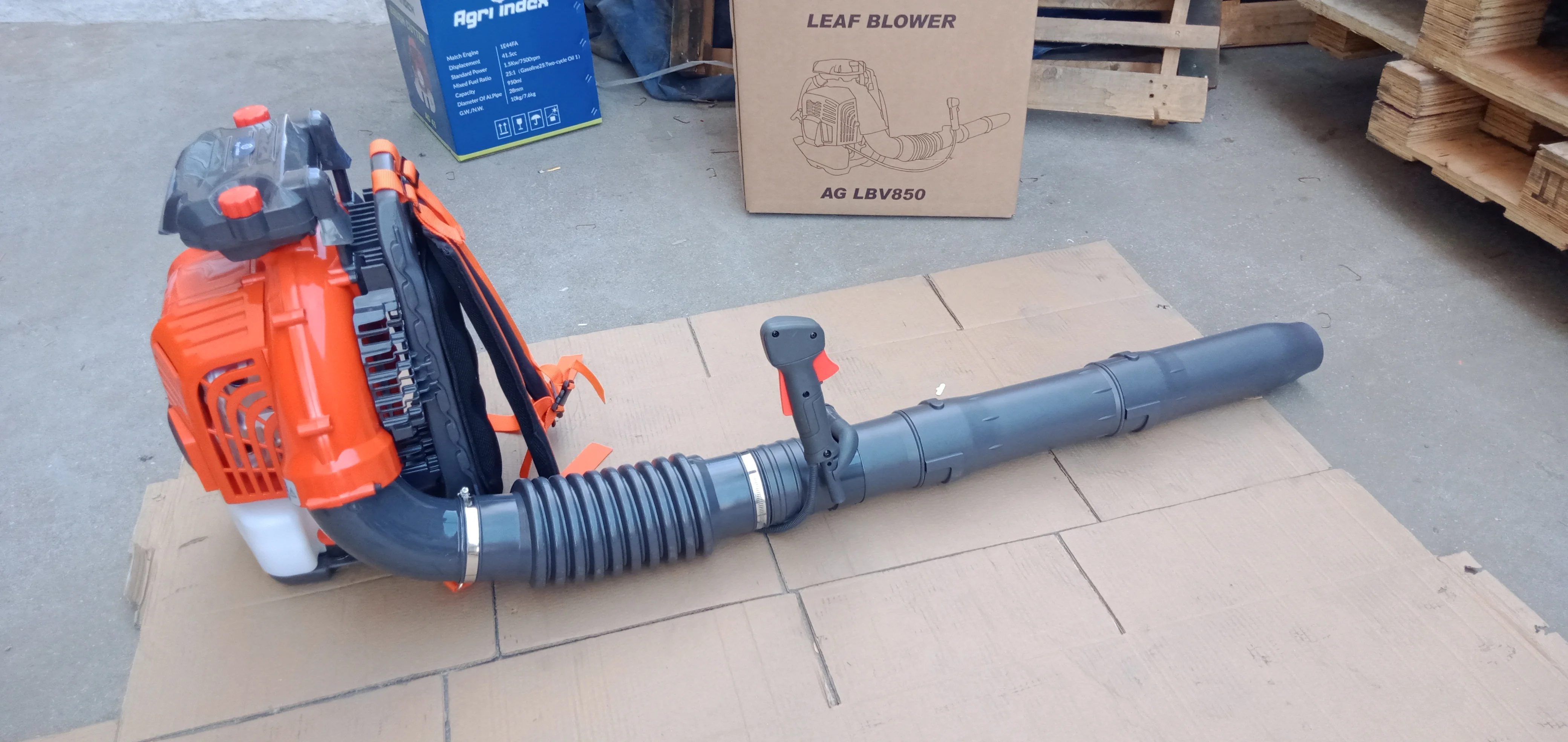 Professional Gasoline portable Leaf Blower 2 Stroke Backpack Petrol 75.6cc Vacuum Leaf BlowerNTLB850B