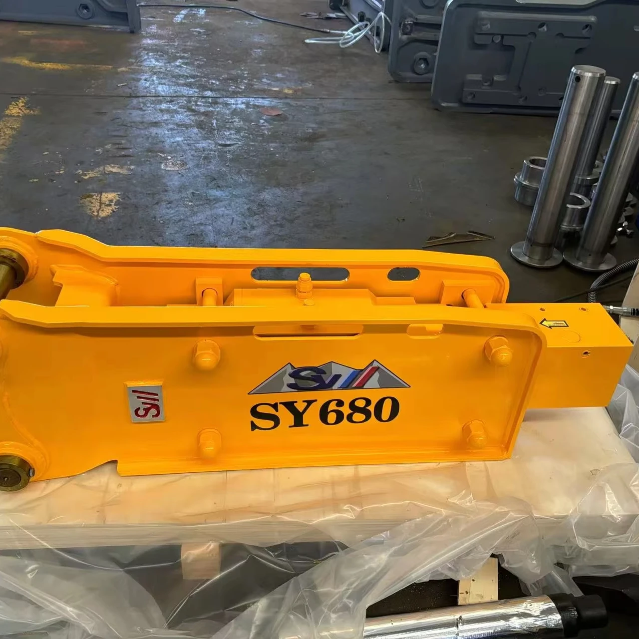 Demolition Hydraulic Breaker 4-7 Ton Mini Excavator Rock Hydraulic Hammer 68mm chisel for Sale Yantai manufacturer top breaker