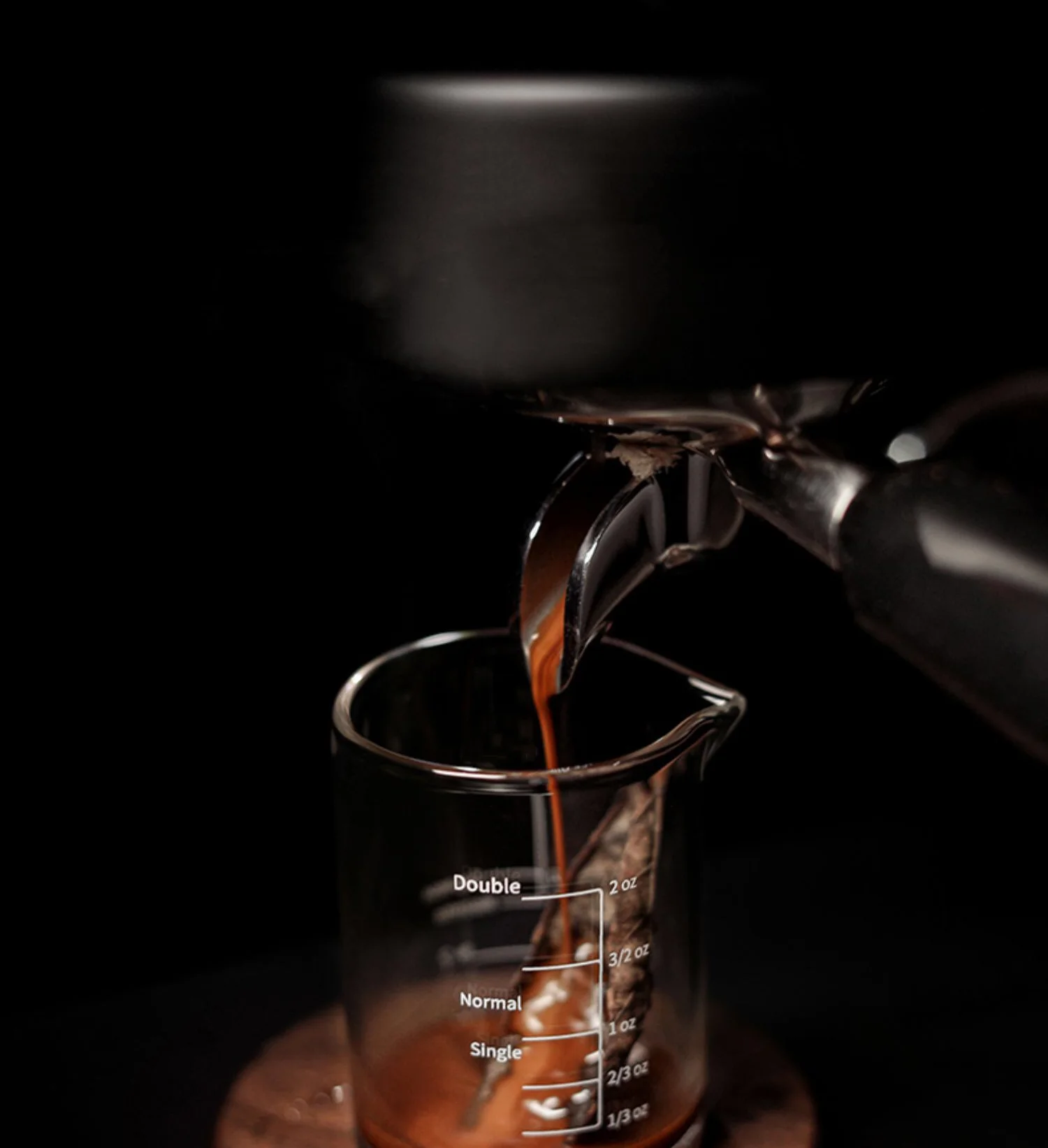 BCnmviku 60ML/2 OZ Single Spout Measuring Glass Low Form Beaker Espresso Accessories Multi-Purpose High Borosilicate Glass