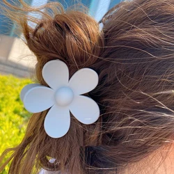 New Hair Claw Colorful Accessories Plain Color Hair Clip Plastic Big Size daisy Flower Hair Claw For Women