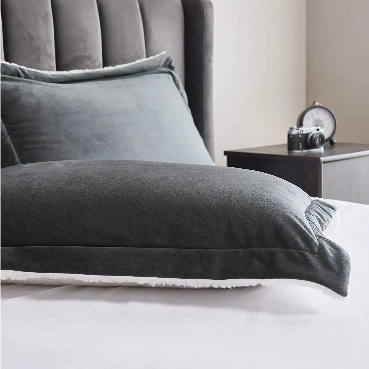 Reversible Two-sided Elegant Down Alternative Fluffy Comfort Plain Comforter