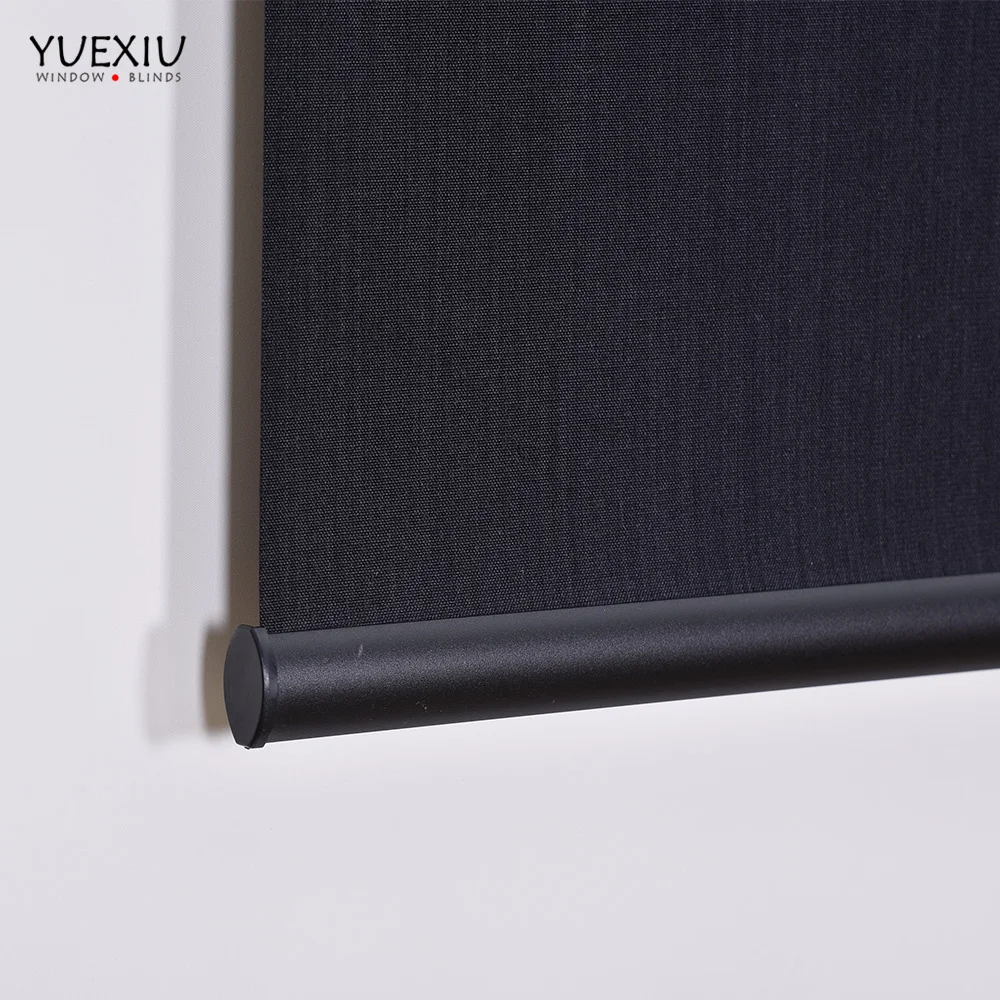 Электрические затемненные шторы для спальни с дистанционным управлением на солнечных батареях