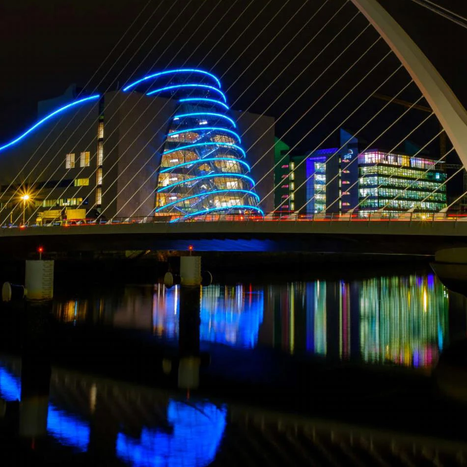 Wholesale Price IP65 outdoor Linear lighting tube Mounted Vintage Decorative Aluminum Chandeliers Led Pendant linear Light