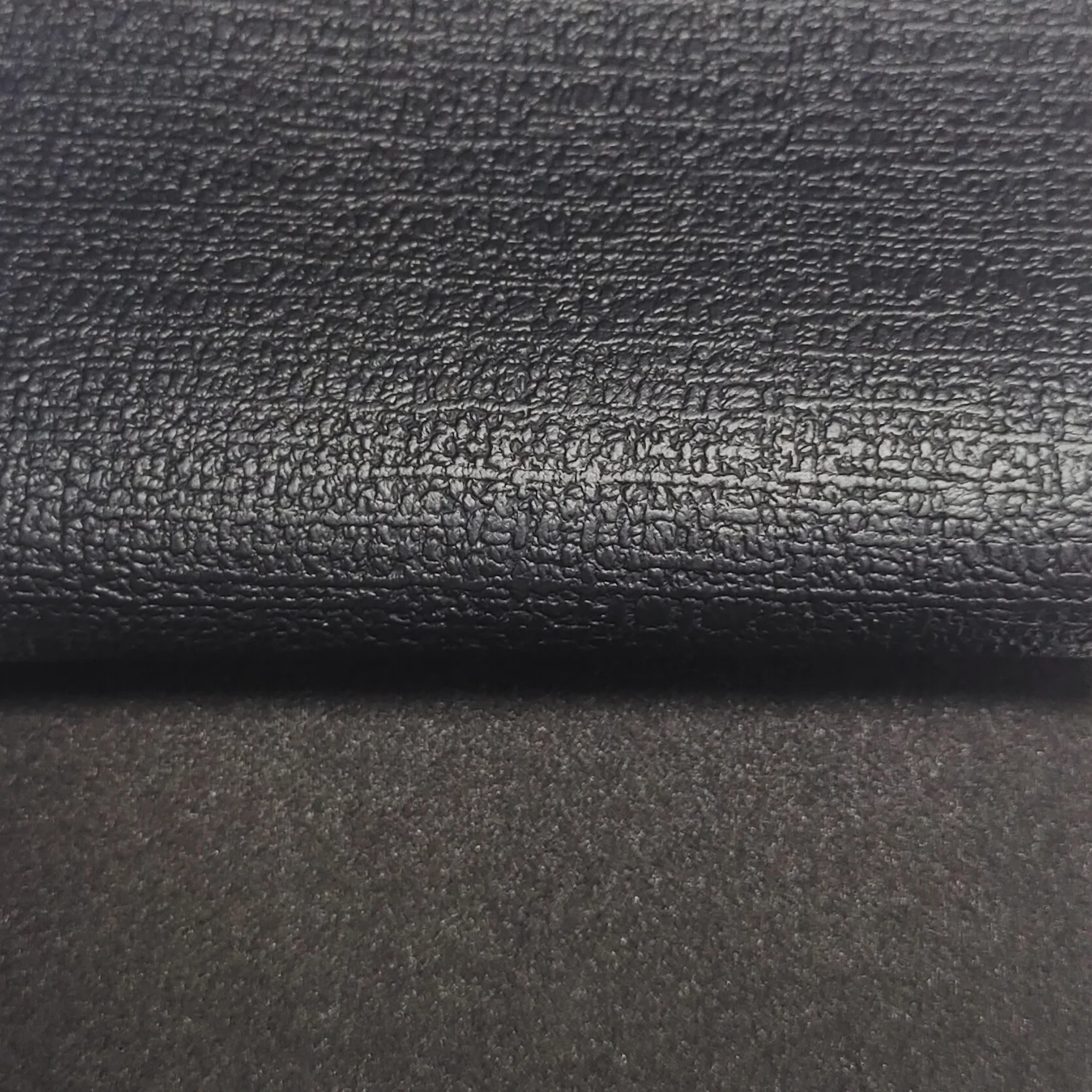 Black PVC0.9MM thick high-quality fine synthetic leather fabric, used for handbags and car seat materials