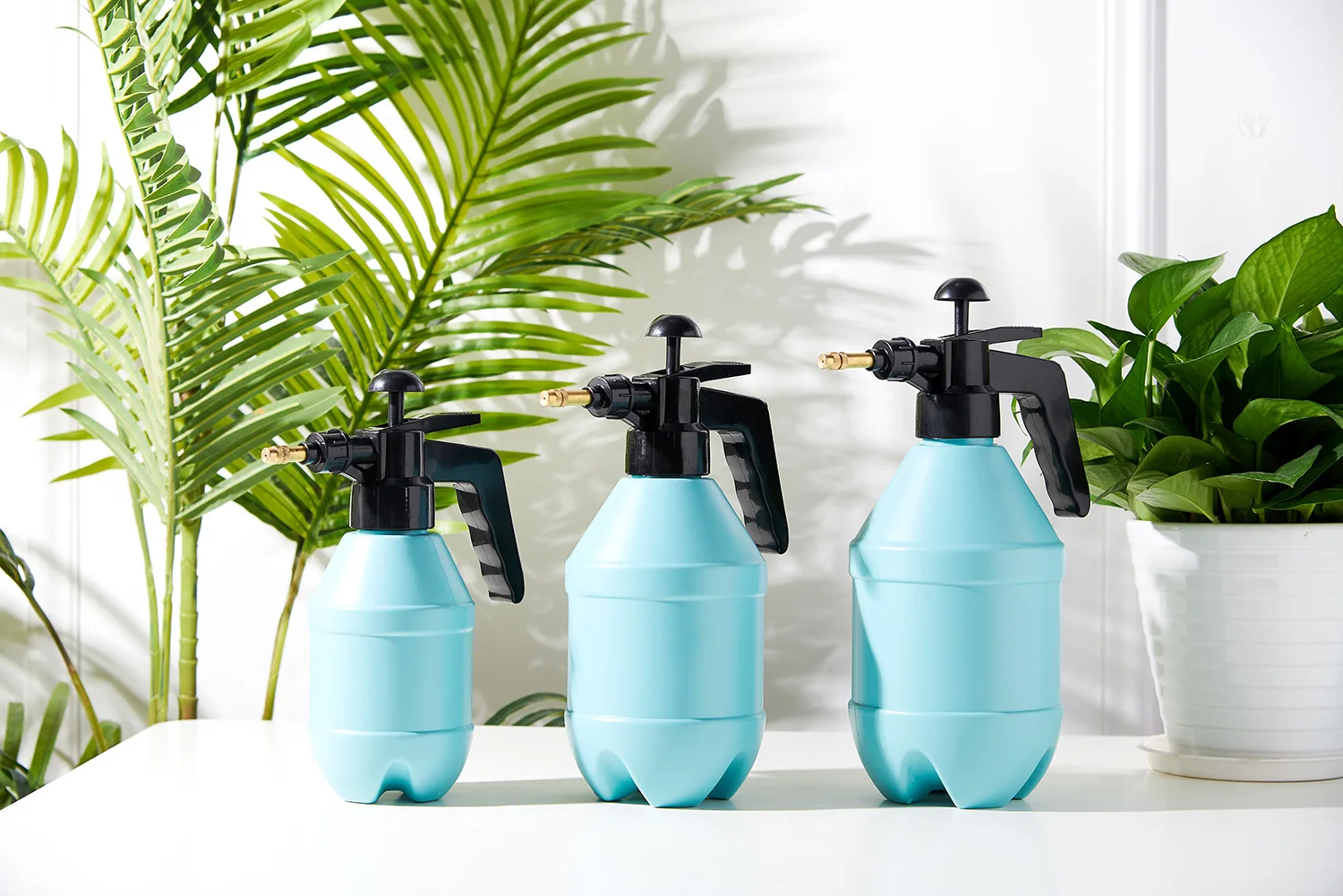 china atomizer high pressure sprayer 2l/3l orange hand pressure trigger sprayer bottle manual garden watering pump spray bottle