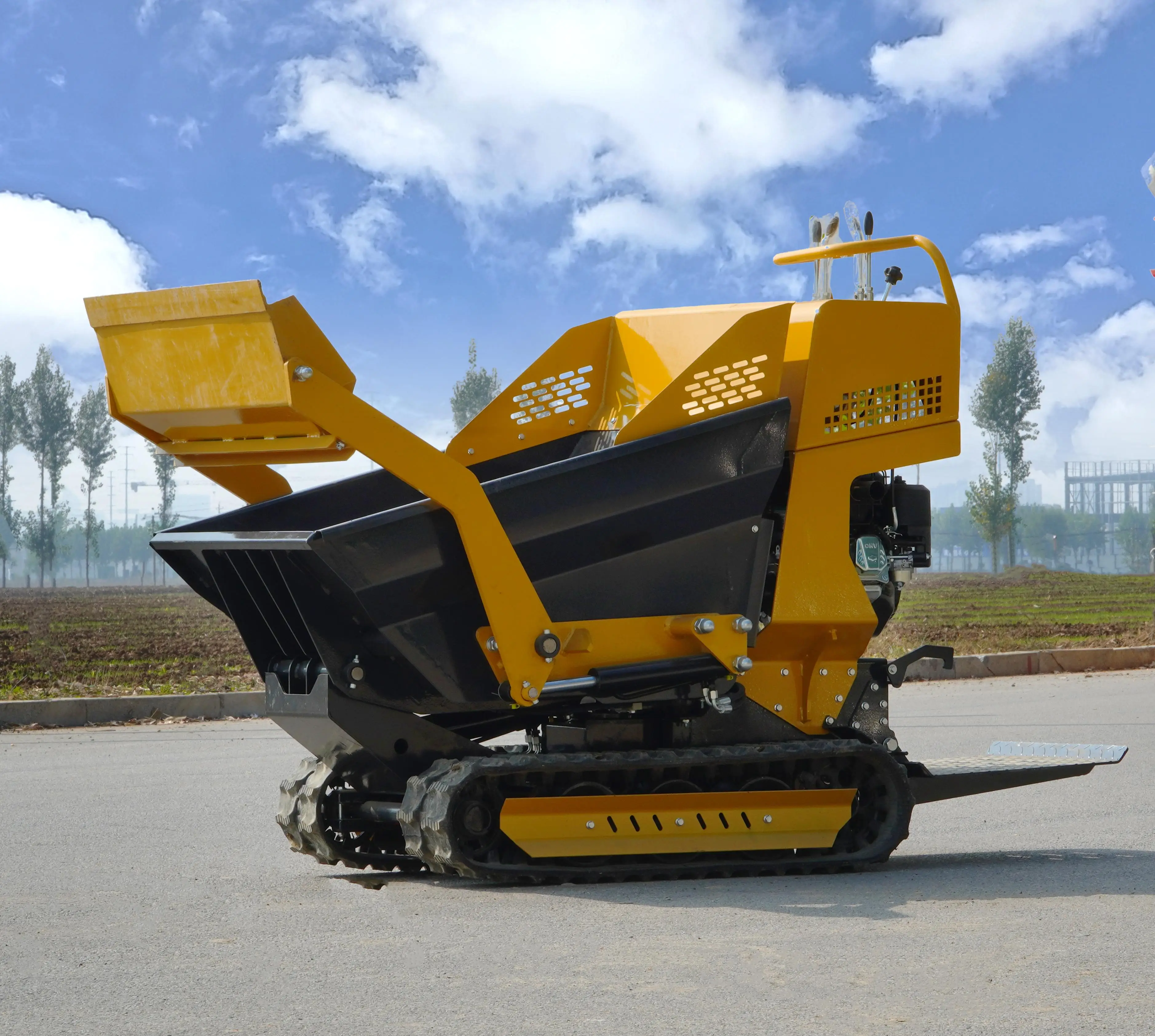 Construction Machinery 0.5ton Self Loading Hydraulic All Terrain Drive Vehicle Gasoline Crawler Loader Concrete Mini Dumper