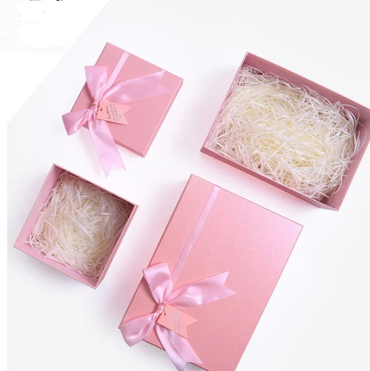 Lovely Paper Gift Boxes to Decorate with Ribbon Bowknot
