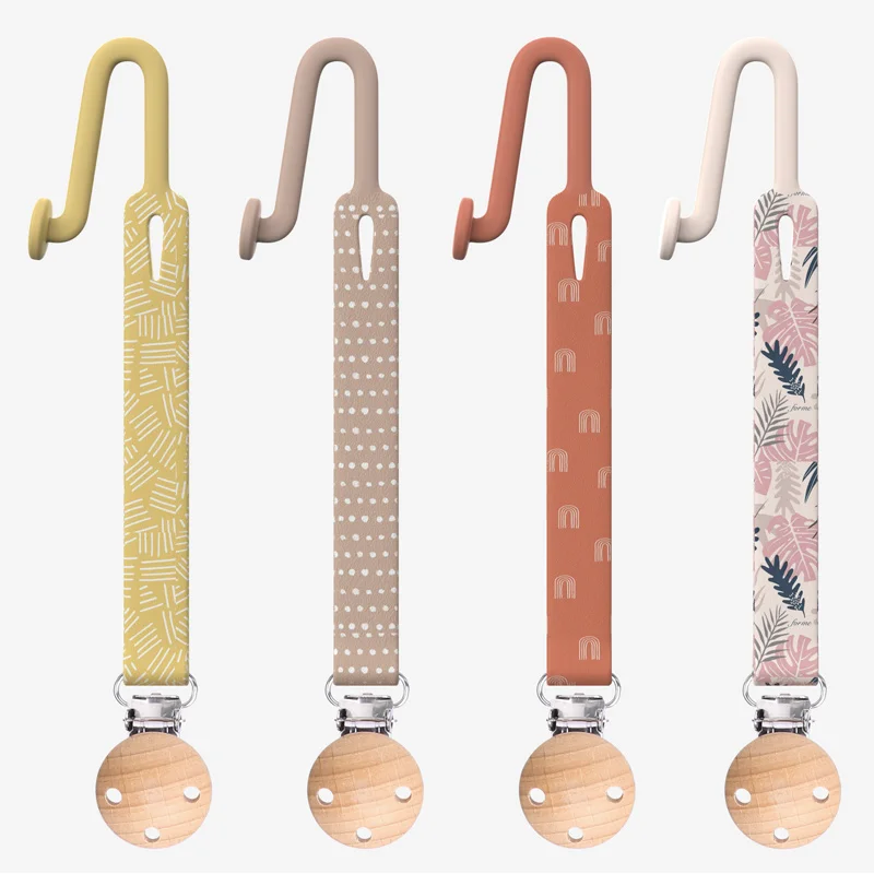 Customised Natural Colors Tested And Certified Pacifier Clip Clasp Personalised Baby Product Pacifier Clip With Silicone Strap