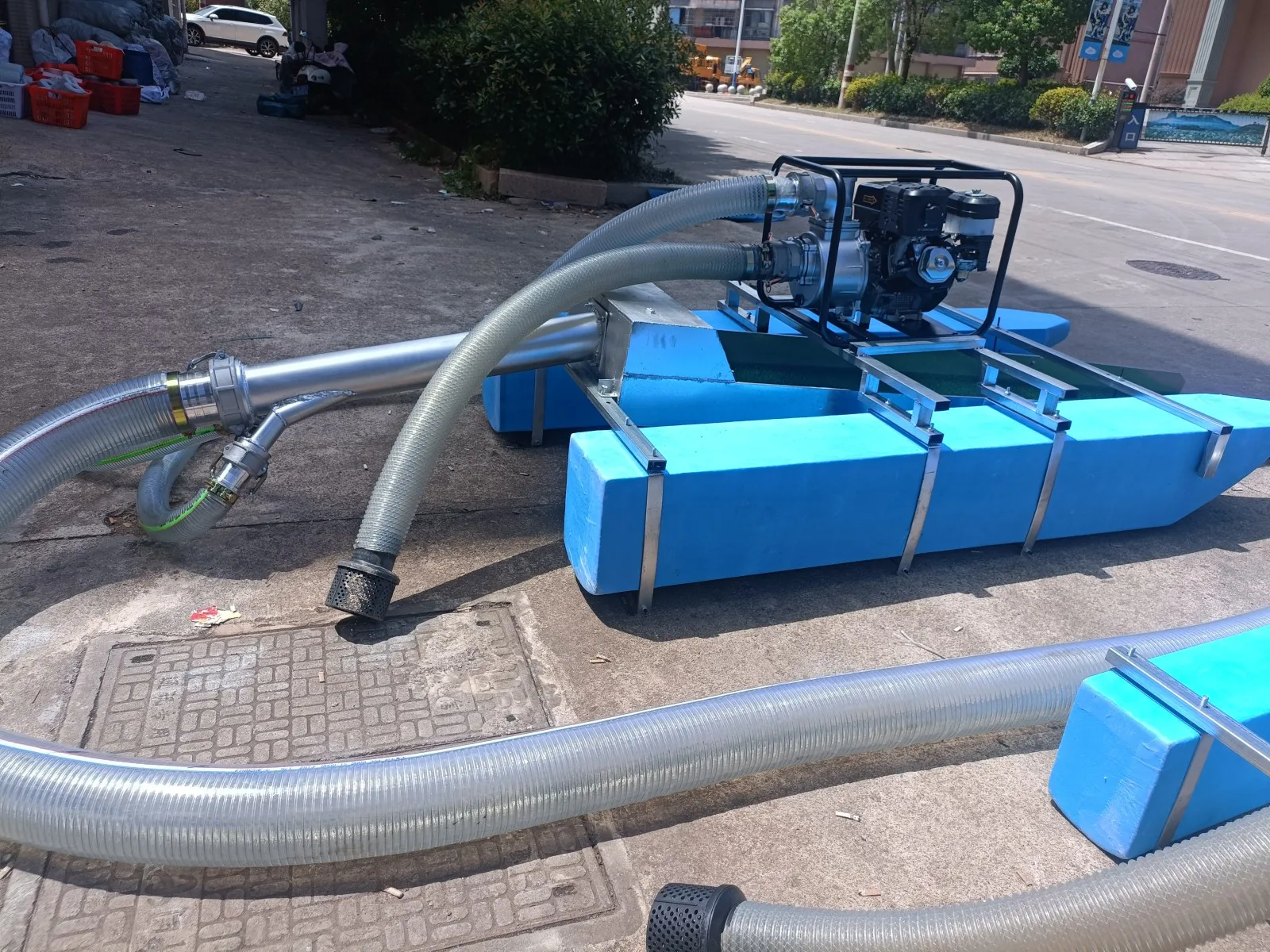 Gasoline gold dredging ship for Gold/Diamond Dredging Plant 2.5/4/6 inches River Sand Gold Washing Sluice Box Boat