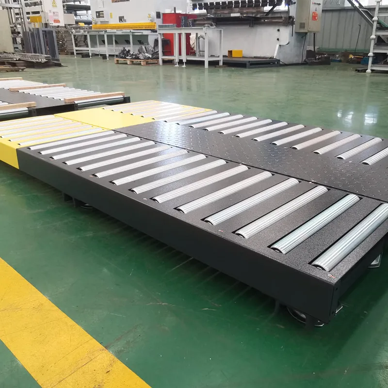Simple assembly line gravity roller conveyor for robot