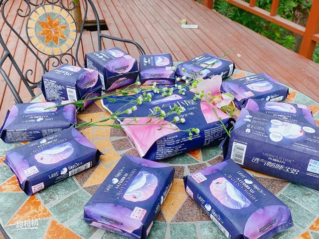 OEM Softness Natural breathable Sex Women Sanitary Pads Belt