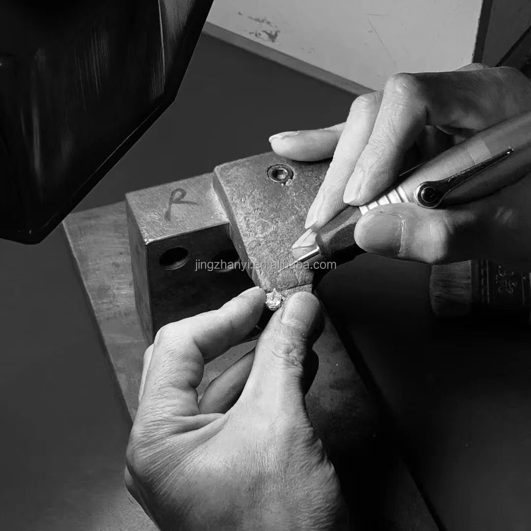 Best selling wedding rings around the world Classic engagement ring customization Real gold and diamond forever collection ring